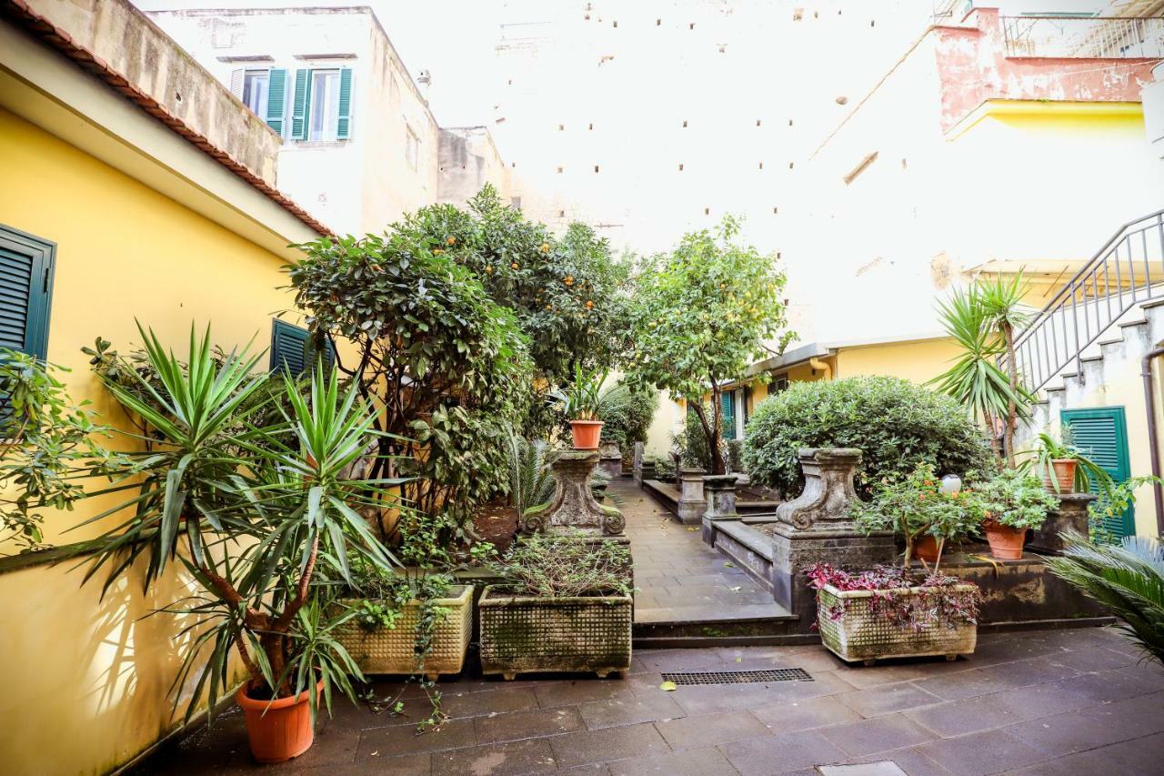Villa La Casa Di Zucca Sopra Piazza Plebiscito! Nápoles Exterior foto